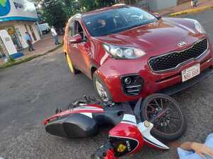 MOTOCICLISTA HERIDO TRAS COLISIÓN EN EN CENTRO DE ENCARNACIÓN - Itapúa Noticias