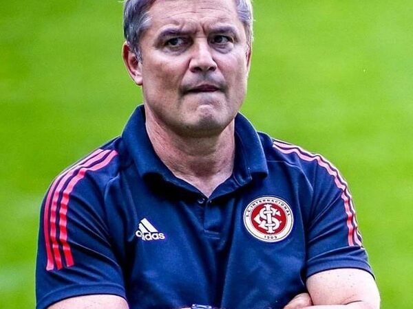 Ya habría nuevo técnico de Olimpia que llegará el domingo