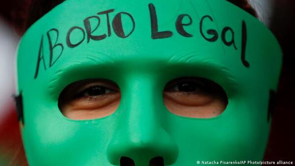 Controversia en Puerto Rico por un proyecto de ley sobre el aborto