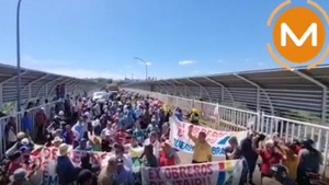 Ex trabajadores de Itaipú se manifiestan en el Puente de la Amistad - Noticias Paraguay