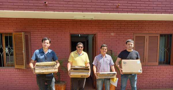 La Nación / Apropiación ilegal: tras denuncia, candidato de la Concertación devolvió notebooks