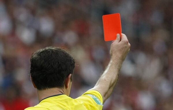 Bélgica quiere el tributo por las tarjetas rojas