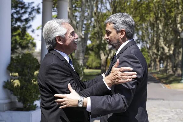 Culmina la cumbre Fernández-Benítez sin novedades sobre peaje de hidrovía Paraguay-Paraná - Mundo - ABC Color