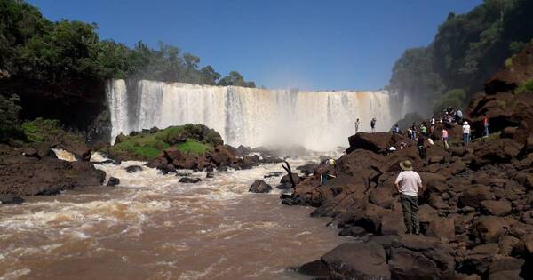 La Nación / Salto Ñacunday: belleza natural aislada, por falta de asfaltado y poca infraestructura