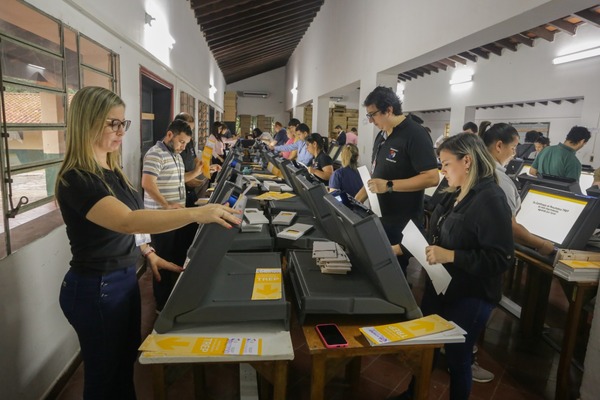 No es lo mismo ilusión que esperanza: acerca de las próximas elecciones en Paraguay - Revista PLUS