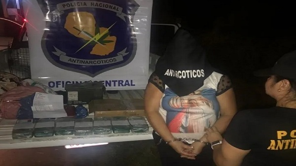 Detienen a mujer con droga en Emboscada - Noticias Paraguay
