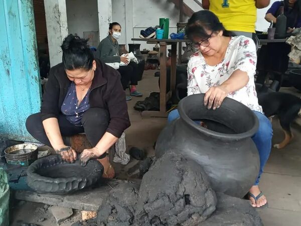 Ceramistas de Itá expondrán el arte del ñai’ûpo en la Alianza Francesa - Cultura - ABC Color