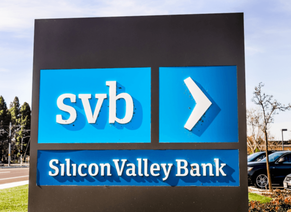 Reguladores de EEUU cierran Silicon Valley Bank y protegerán sus depósitos - Revista PLUS