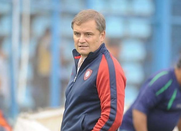 Diego Aguirre suena fuerte para dirigir Olimpia