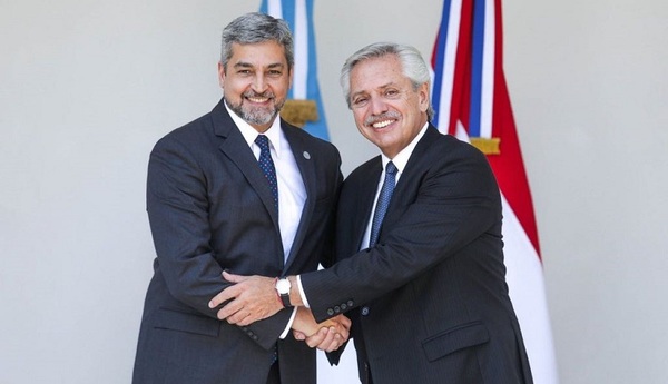 Presidentes de Paraguay y Argentina prometen revisar las medidas que puedan afectar la eficiencia de la navegación fluvial