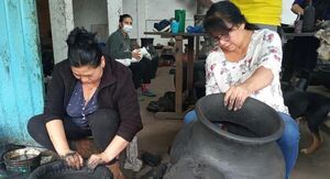 Diario HOY | Mujeres ceramistas expondrán piezas de arte ancestral ñai’ūpo en la Alianza Francesa