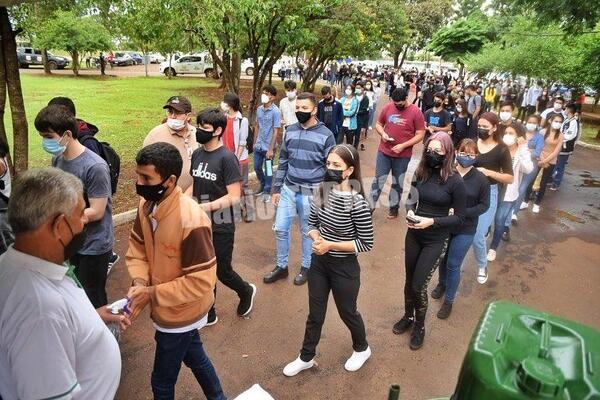 Este sábado rinden más de 8.000 jóvenes que desean obtener una beca ofrecida por la Itaipú – Diario TNPRESS