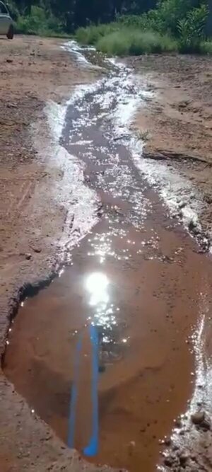 Reclaman ayuda a la Essap de Caacupé por cañerías rotas y falta de agua - Nacionales - ABC Color