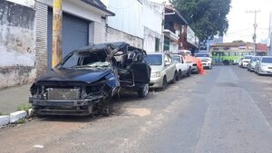 Abunda queja de autos chatarras que deja la fiscalía en Fernando de la Mora - Nacionales - ABC Color