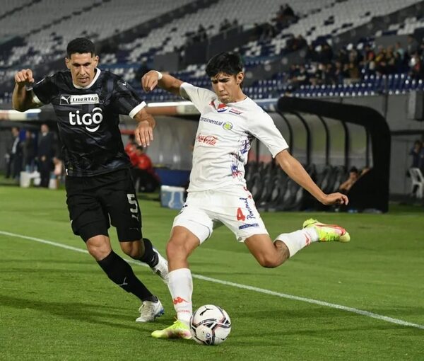 Nacional: Gastón Benítez por el expulsado Román - Fútbol - ABC Color