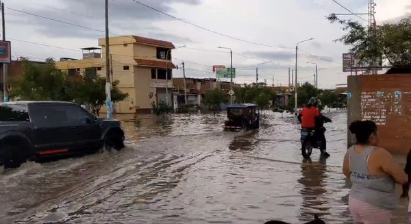 Lluvias e inundaciones dejan media docena de muertos en Perú | 1000 Noticias