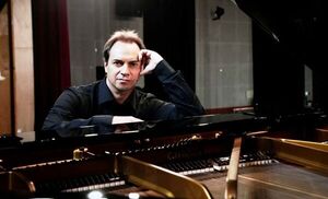 Pianista italiano en festejos por los 128 años del Colegio Dante Alighieri •