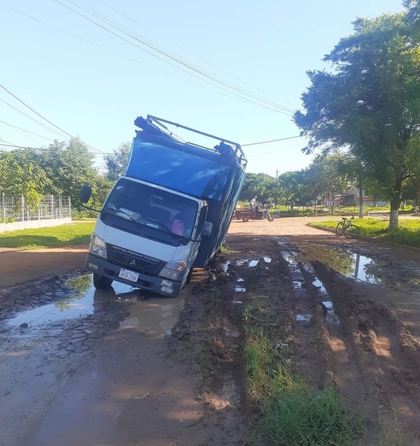 Vehículo se trancó en plena avenida