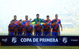 Versus / Cerro y su gran problema en el arco