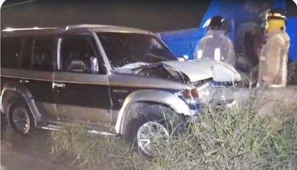 Policía muere tras chocar contra un muro en Mariano Roque Alonso - Noticiero Paraguay