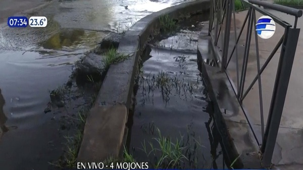 Calamitoso estado de la ruta en zona de 4 Mojones - Noticias Paraguay