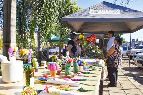 Ha iniciado la feria de agricultores y artesanos en Encarnación