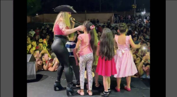 [VIDEO] ¡Ni qué Xuxa! Show de Marilina se llena de mini fanáticas