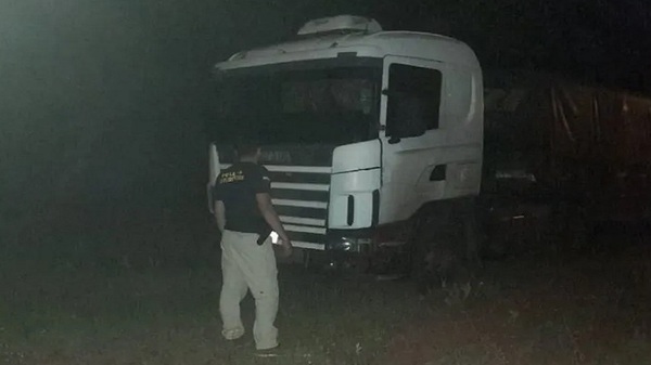 Recuperan en Itá un camión que fue robado en Emboscada - Noticias Paraguay