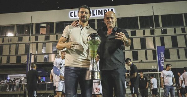 Versus / Cardona rompe el silencio y explica porqué lo echó repentinamente a Cáceres