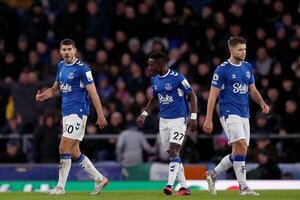 Diario HOY | Everton sale de la zona de descenso