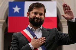 Boric no convence en su primer año, que termina con un duro golpe legislativo - El Independiente