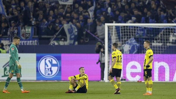 Borussia Dortmund empata y el Bayern es líder solitario