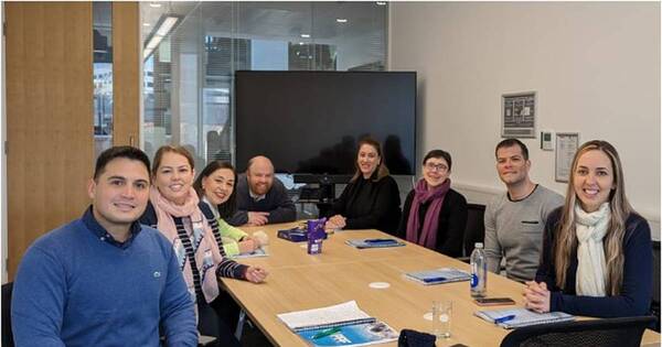 La Nación / Defensor adjunto de Niñez y Adolescencia participó de capacitación en Reino Unido