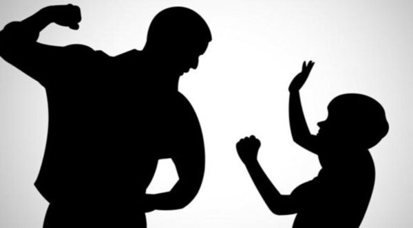 Detienen a padre por agredir a su hijo de 12 años