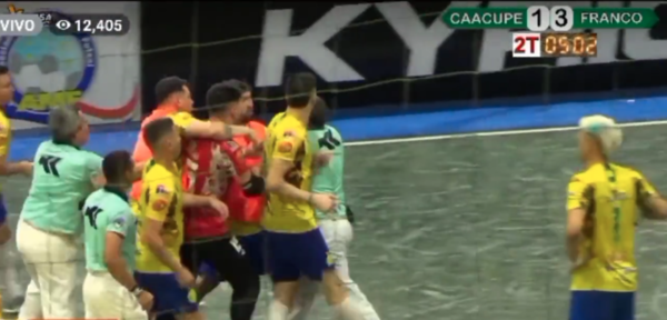 Versus / ¡Polémica y espectáculo bochornoso en el Nacional del fútbol de salón!