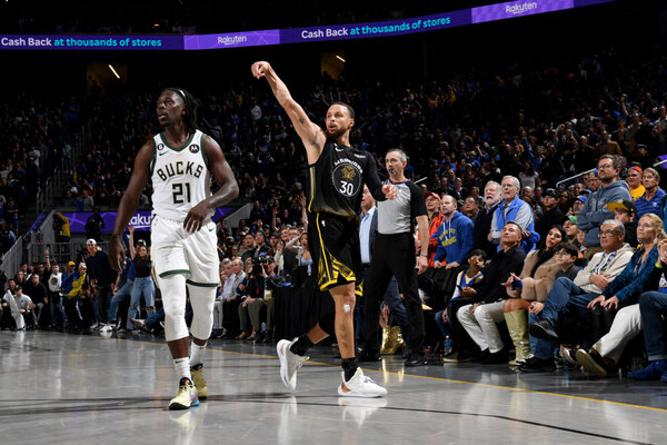 Versus / Un excelso Stephen Curry guía la victoria de los Golden State Warriors ante los Milwaukee Bucks
