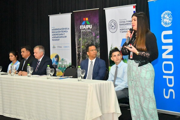 Con gestión de Bettina Aguilera, fortalecerán 14 escuelas agrícolas - La Clave
