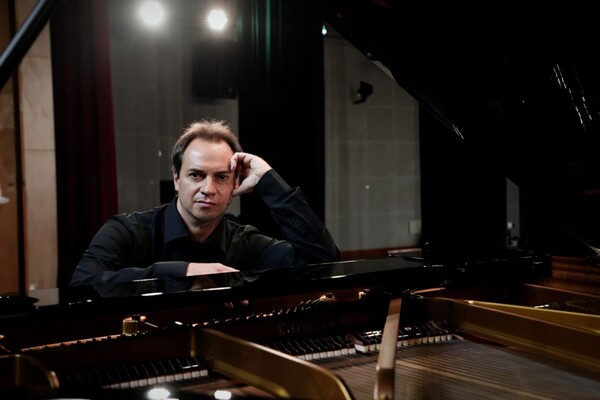El pianista italiano Massimo Folliero actuará en los festejos por los 128 años del Colegio Dante Alighieri - Unicanal