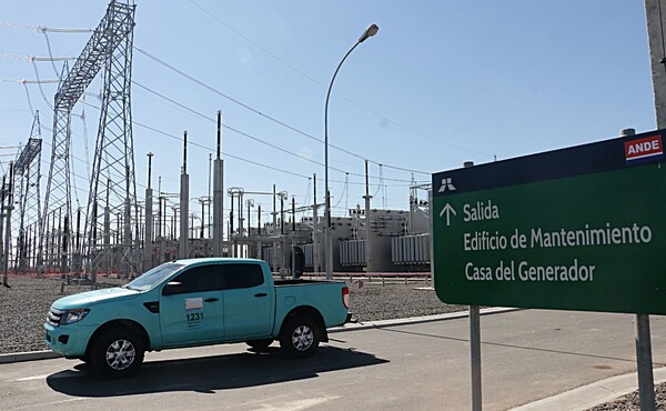 ANDE logra reestablecer el servicio de energía eléctrica a la población afectada por corte - Unicanal