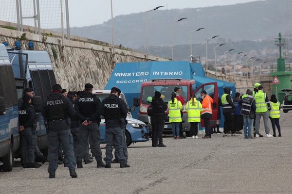 Al menos 30 migrantes desaparecidos en un nuevo naufragio en el Mediterráneo Central