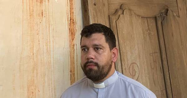 La Nación / Preocupa instalación de familias de sectores inundables en la vereda del Museo Eclesiástico