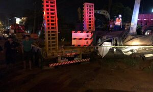 Conductor muere tras fuerte impacto contra camión