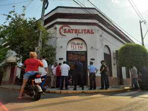 Su cliente tiene orden judicial para recuperar su radio, dice abogado | 1000 Noticias