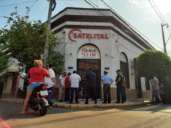 Su cliente tiene orden judicial para recuperar su radio, dice abogado | 1000 Noticias