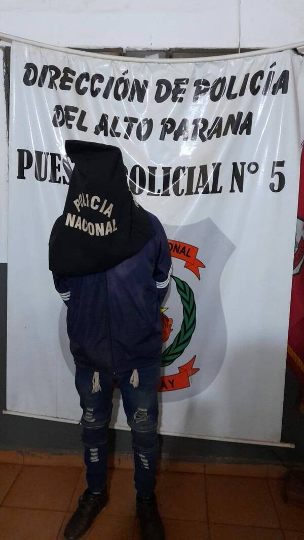 Estaba con su “cuchi cuchi” chupando y se pudrió todo: llegó la policial