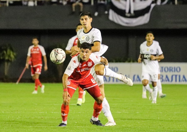 Olimpia vuelve a la senda victoriosa ante la mirada de Aguirre