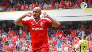 Carlos González marca un golazo para el Toluca