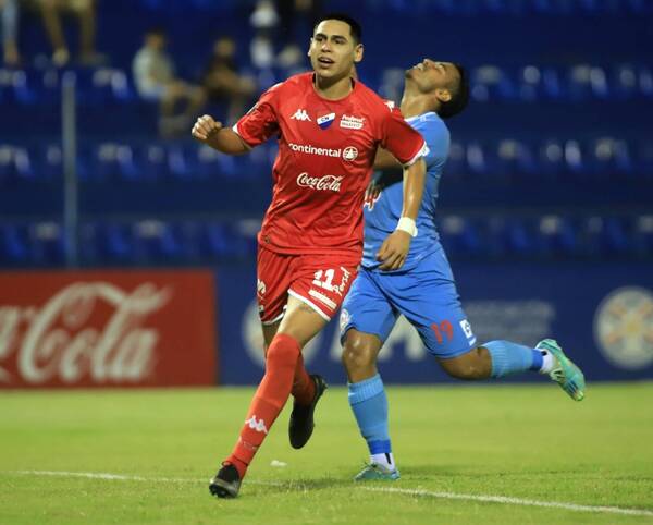 [VIDEO] Nacional vacunó a “Resi” y amargó el regreso de Sergio Orteman