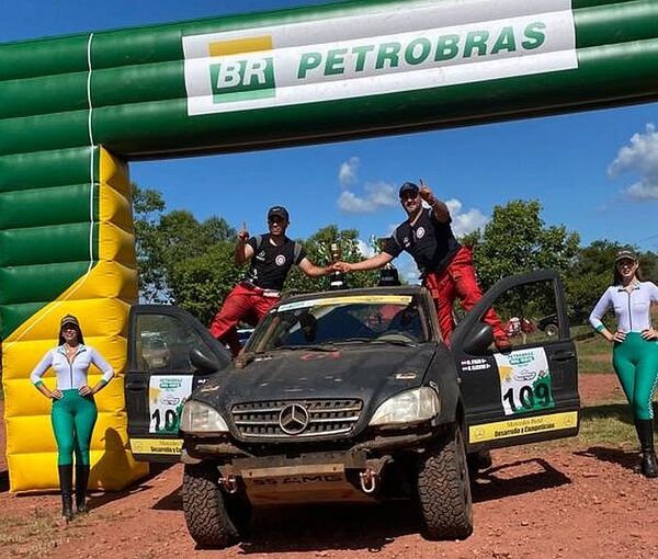Diario HOY | Otazo-Elizeche en lo más alto del podio en el Desafío Paraguari