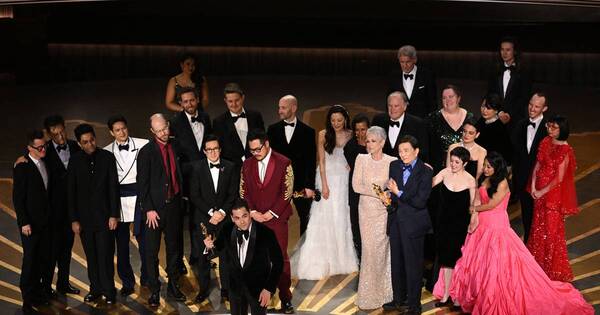 La Nación / “Todo en todas partes al mismo tiempo” ganó siete premios Óscar